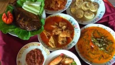 Makan Besaprah: Tradisi Melayu Singkawang yang Sarat Nilai Kesetaraan