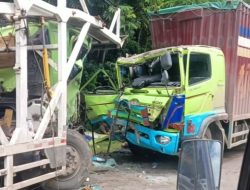 Dua Tronton Tabrakan di Singkawang, Diduga Sopir Mengantuk Usai Salat Subuh