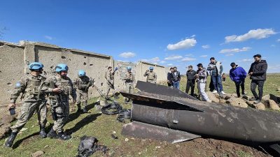 Proyektil Iran Hantam