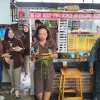 Peringati Hari Kartini Pedagang di Zona Kuliner Purwasera Purwokerto Pakai Kebaya